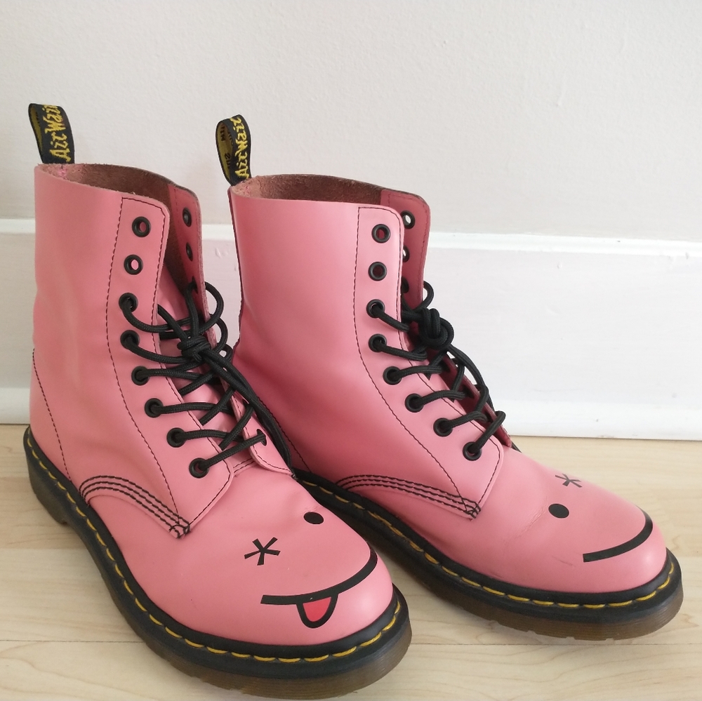 RARE Dr. Marten’s Hincky Acid Pink Smiley Face Boot W9